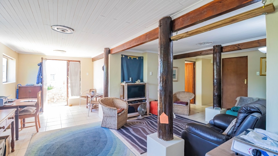 5 Bedroom Property for Sale in Lovemore Park Eastern Cape